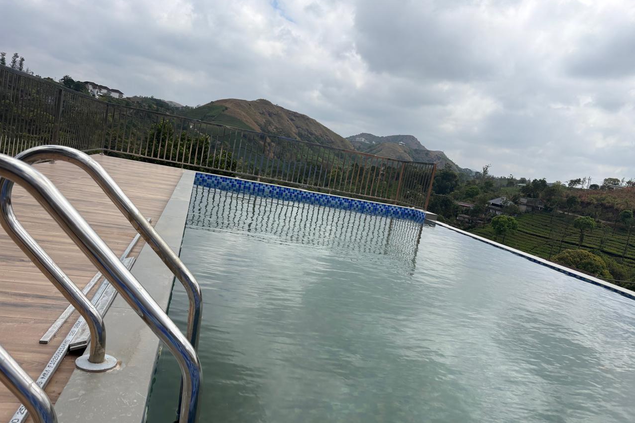 Infinity pool at Simons Holidays Vagamon