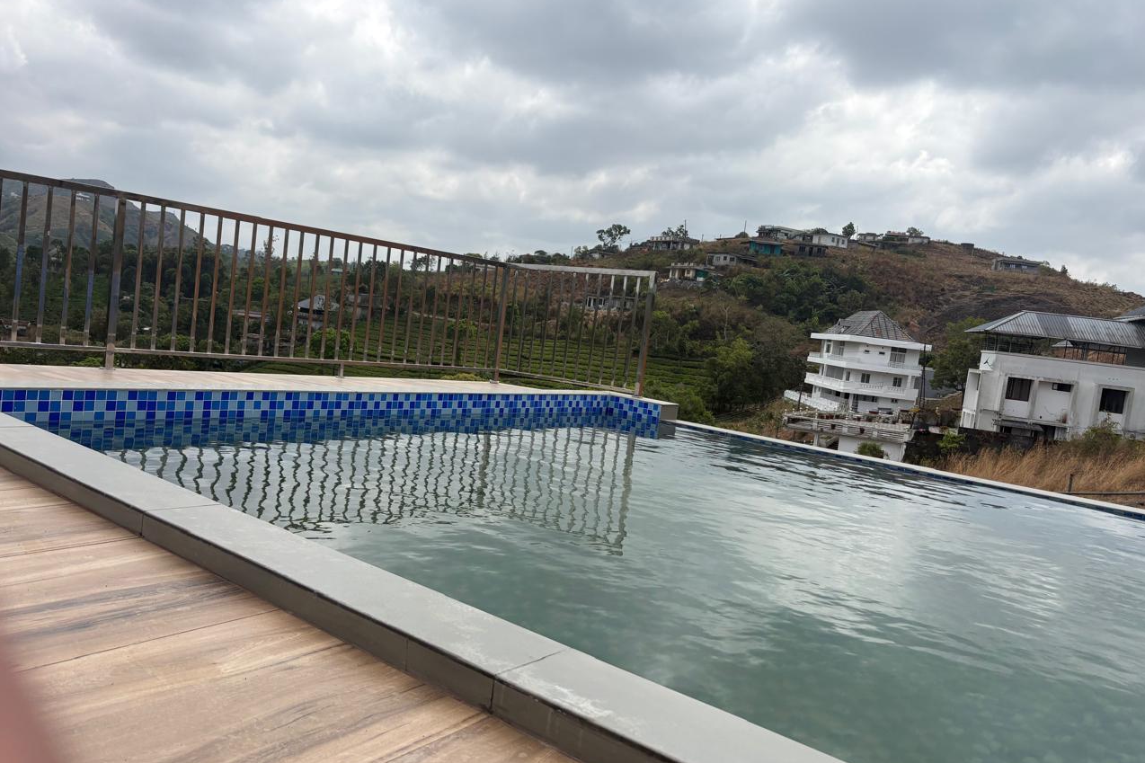 Pool area at Simons Holidays resort Vagamon